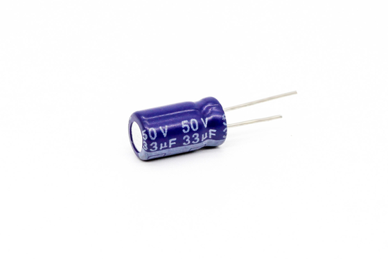 33uf50v 6.3x11 ตัวเก็บประจุขนาดเล็กความถี่สูงตัวเก็บประจุอลูมิเนียม ESR ต่ำ