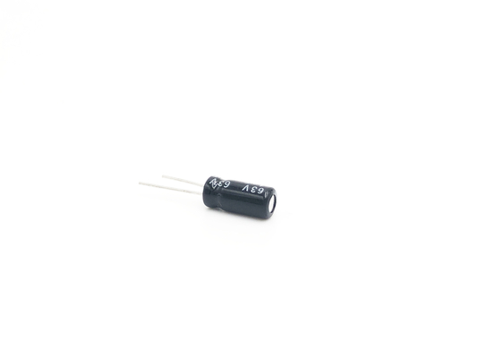 ตัวเก็บประจุขนาดเล็กอุณหภูมิกว้าง 1UF63V Radial Lead Capacitor