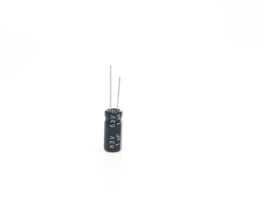 ตัวเก็บประจุขนาดเล็กอุณหภูมิกว้าง 1UF63V Radial Lead Capacitor