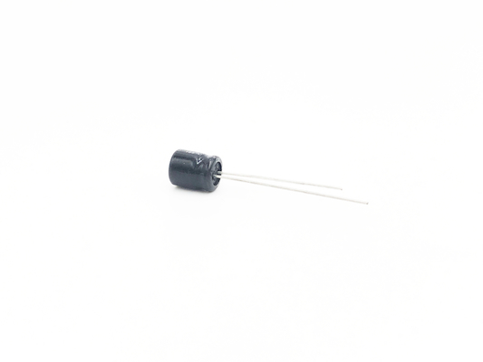 ตัวเก็บประจุอลูมิเนียมอิเล็กโทรลีติคขนาดเล็กสีดำ 47UF 35V TW BOR