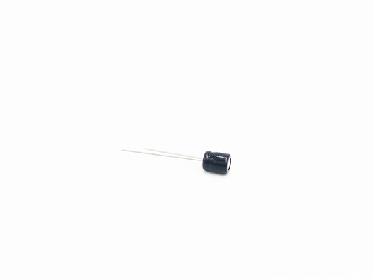 ตัวเก็บประจุอลูมิเนียมอิเล็กโทรลีติคขนาดเล็กสีดำ 47UF 35V TW BOR