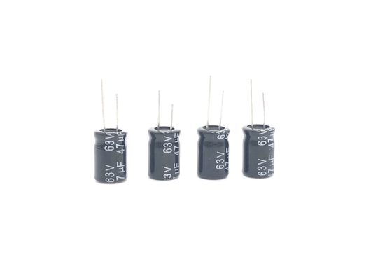 47UF63V ตัวเก็บประจุอลูมิเนียมอิเล็กโทรลีติคขนาดเล็ก 8x12 มม. ความจุขนาดใหญ่