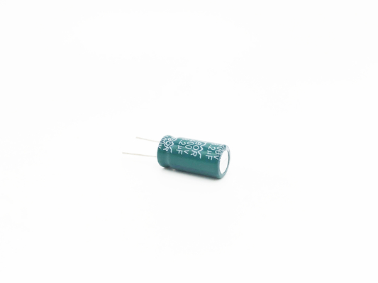 สีเขียว Radial Electrolytic Capacitor 8.2UF400V 10X20mm TW BOR
