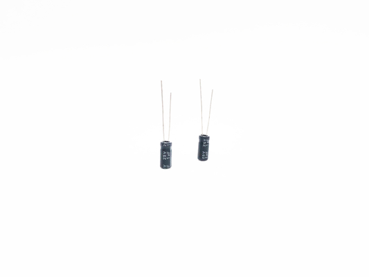 1UF25V 5X11MM ตัวเก็บประจุขนาดเล็กวงจรอุณหภูมิสูง
