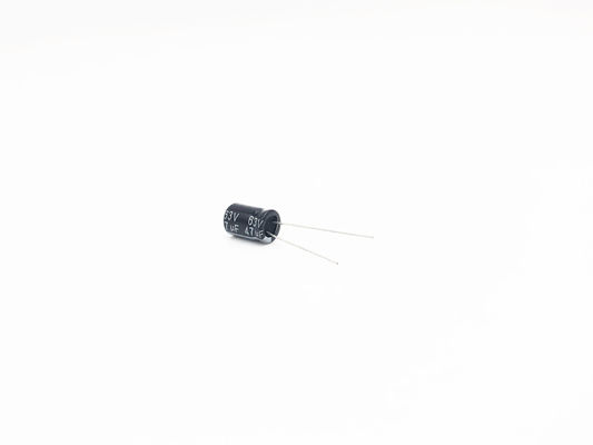 ISO14001 ตัวเก็บประจุขนาดเล็ก 47UF 63V 8X12MM Al Electrolytic Capacitor