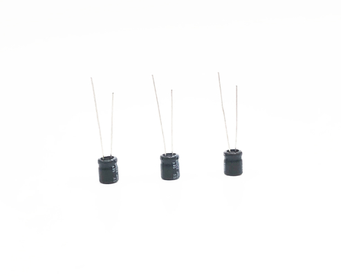 Radial Lead ตัวเก็บประจุขนาดเล็ก 220UF16V 6.3X11mm