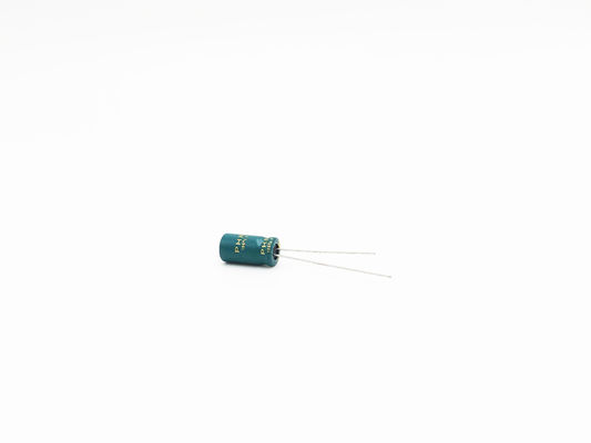 กระบอกสูบ 4.7UF 250V Al Electrolytic Capacitor 8x9MM ISO9001