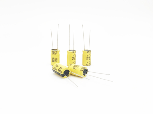 13X20MM 130C ตัวเก็บประจุแบบอิเล็กโทรไลต์อุณหภูมิสูง 330UF 50V