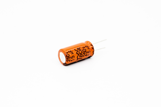 PSL 100uF 450V ตัวเก็บประจุอลูมิเนียมอิเล็กโทรลีติคแรงดันสูงสำหรับ CFL 10000 Hours